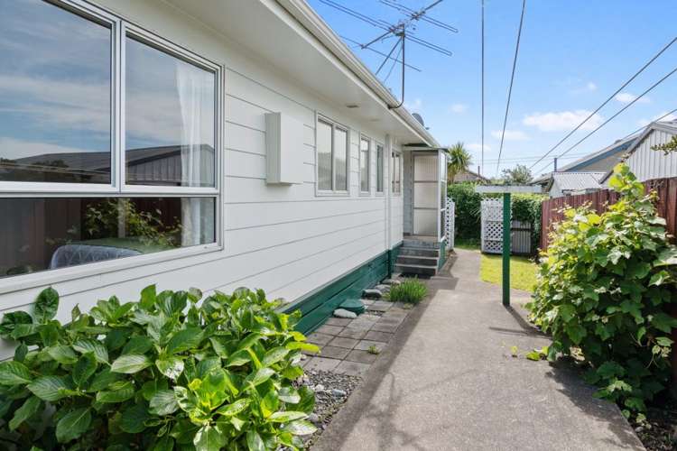 6 Louisson Avenue Stoke_10