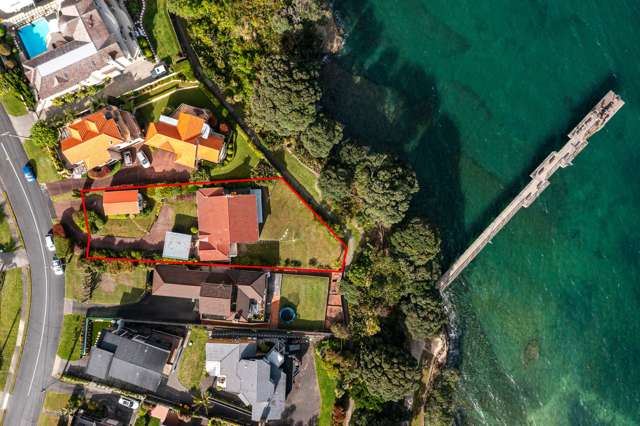 Prime Waterfront Opportunity | 1022 SQM Approx