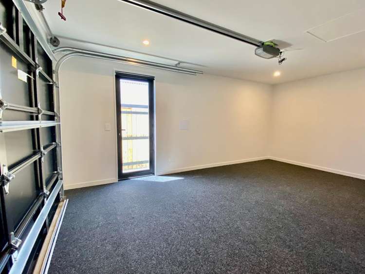 64 Southfield Drive Lincoln_16