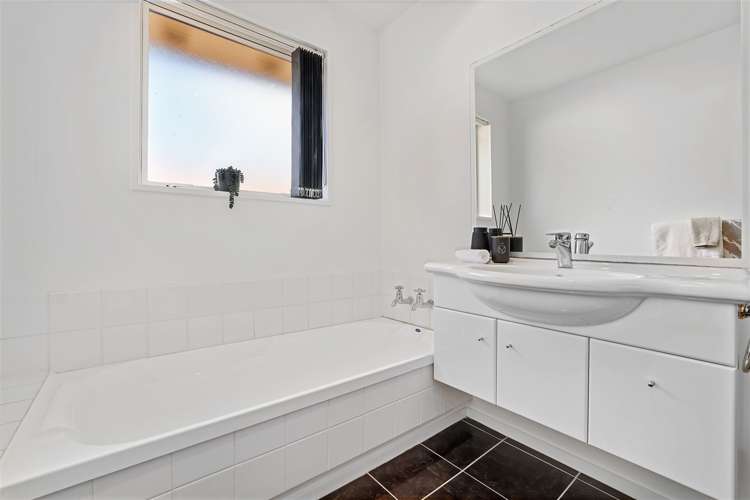 5 Consul Place Wigram_16