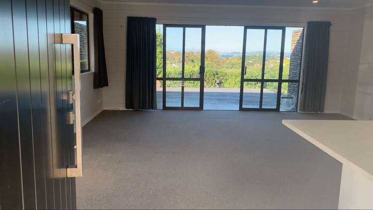 45 Amorino Drive Red Beach_4