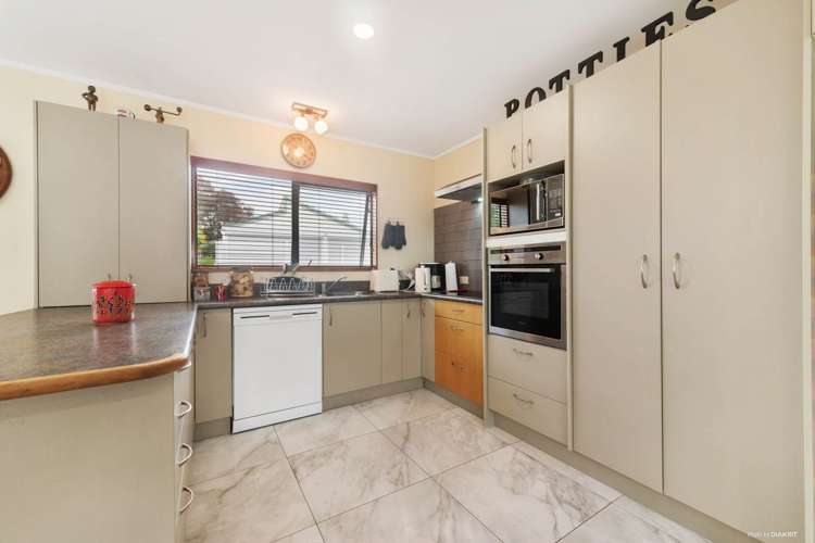 2/6 Wilkinson Way Browns Bay_8