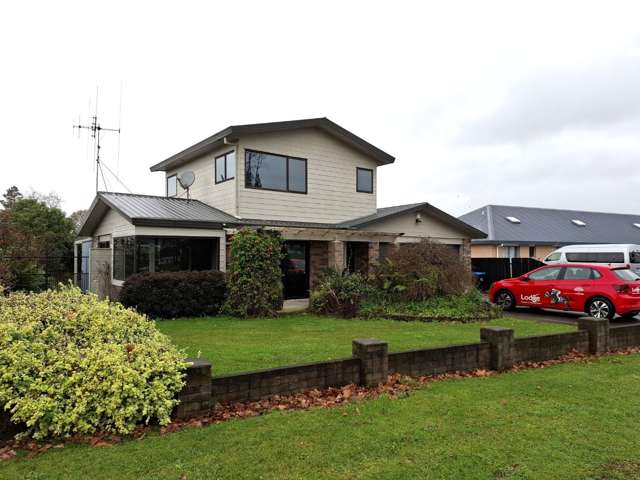 Family living on Tennyson