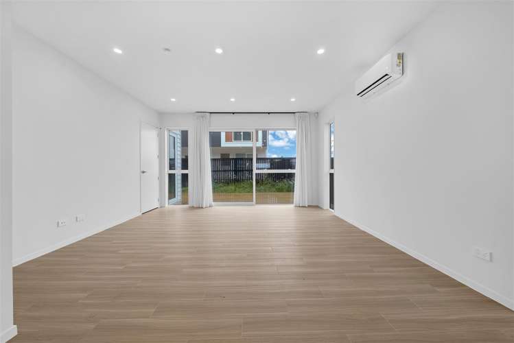 6 Longview Oak Lane Papakura_12