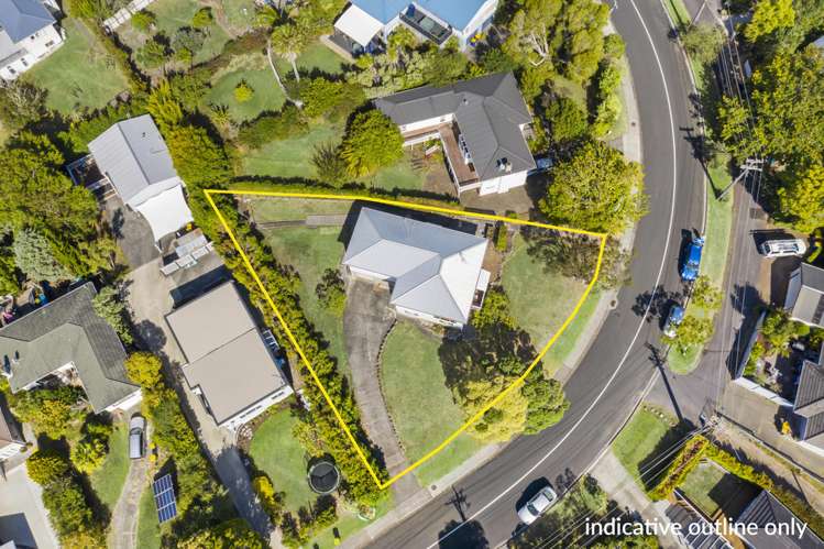 15 Highland Avenue Titirangi_25