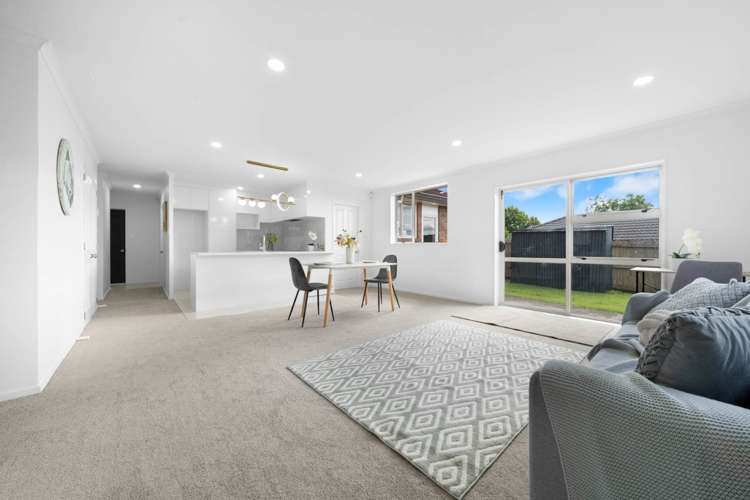 57 Castlefinn Drive Manurewa_5