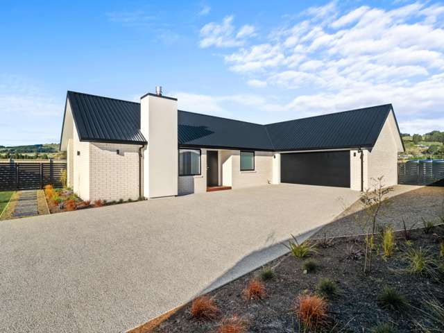 Contemporary comfort – a home to love