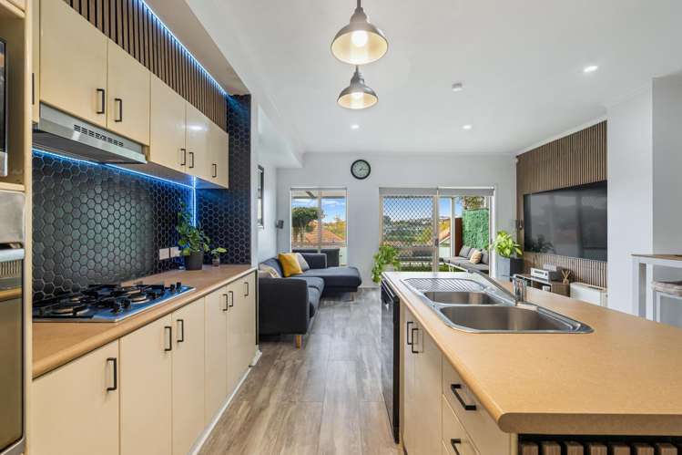 8 Quarter Deck Lane Gulf Harbour_15