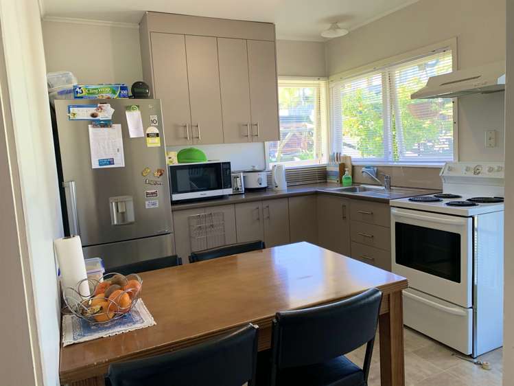 1/10 Nea Place Hillcrest_2