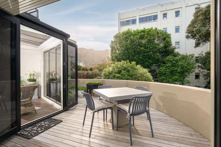 13/32 Hobson Street Thorndon_11