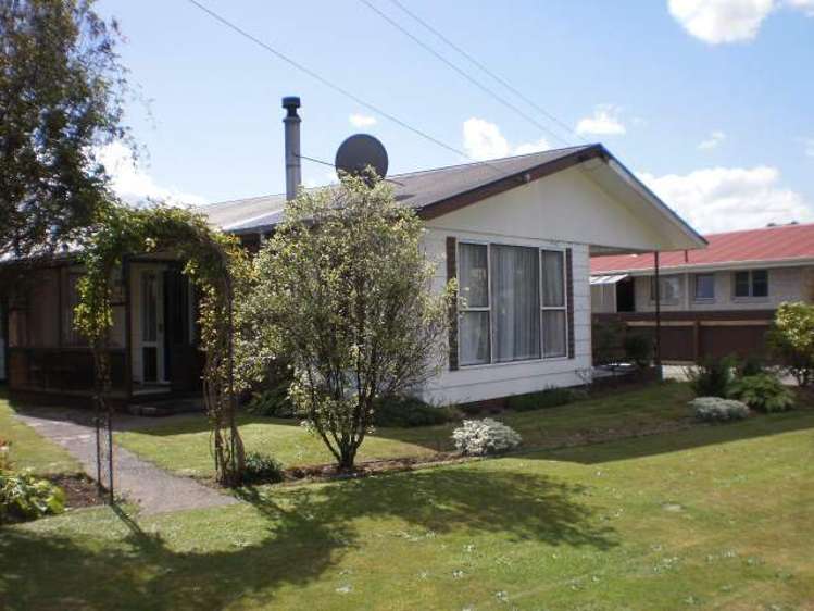 2 Lucas Street Reefton_13