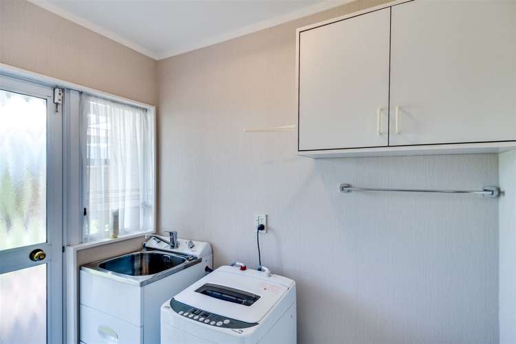 4a Spriggs Crescent Greenmeadows_11