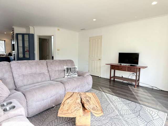 Bright & Sunny 3-Bedroom Duplex Townhouse with...