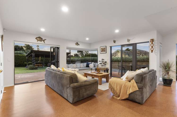 10 Fallsbrook Lane Mangere Bridge_8