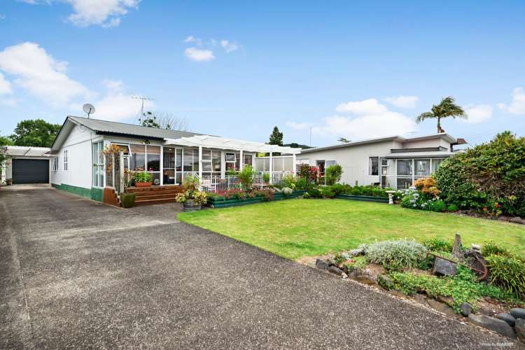 3 Kawakawa Bay Coast Road Kawakawa Bay_2