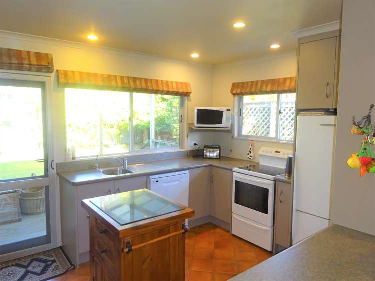 6 Cousins Avenue West Foxton Beach_11
