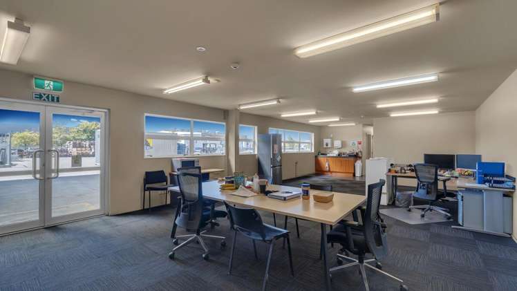 15 Connaught Drive Islington_12