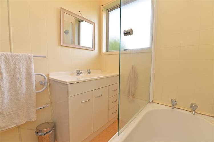 2/4 Wickstead Place Massey_16