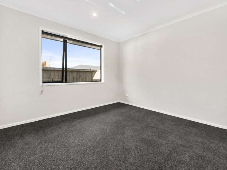 27 Carlingford Rise Dinsdale_11