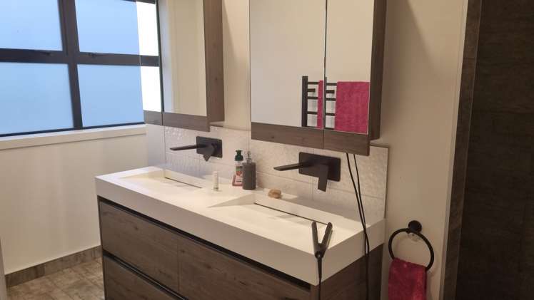 239 Houchens Road Glenview_10