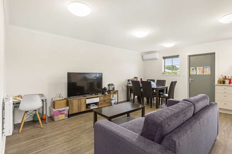 11 Chiefs Court Hamilton East_6