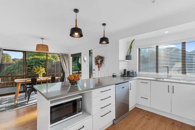 70 Heron Avenue East Matua_6