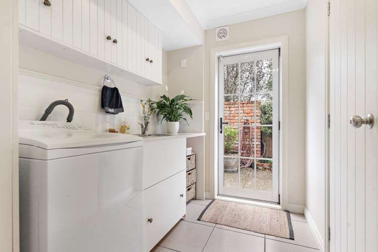 183A High Street Carterton_17