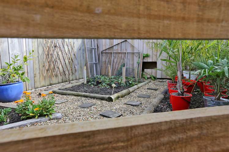 16a Hammond Road Taradale_12