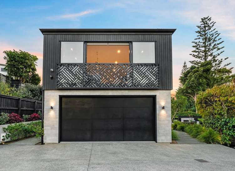 2/204 Riddell Road_3