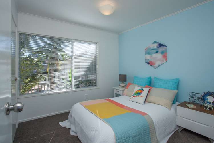 27 Puketitiro Street Glen Eden_12