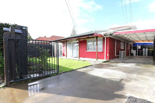 Affordable, Prime Location - NOT an Auction!!