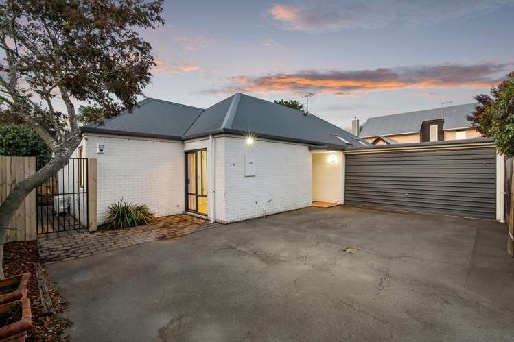 2/56 Kotare Street_0