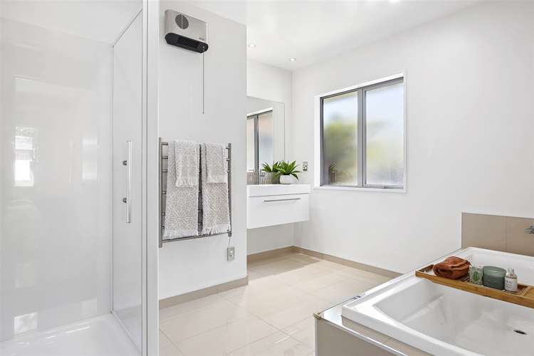 10 Lakebridge Place Parklands_9