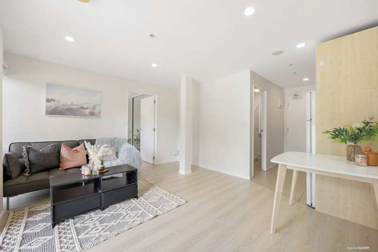 5m/23 Emily Place Auckland Central_5