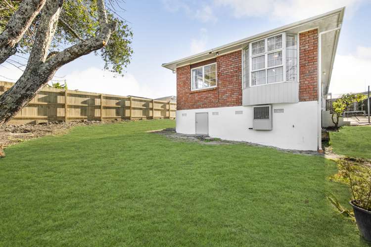 2/51 Royal View Road Te Atatu South_10