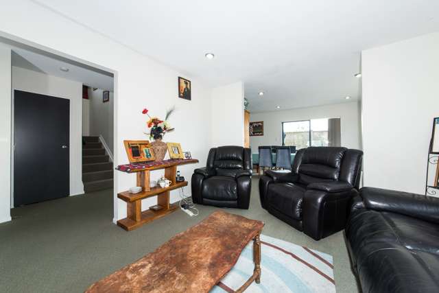 18 Riverglade Parkway Te Atatu South_1