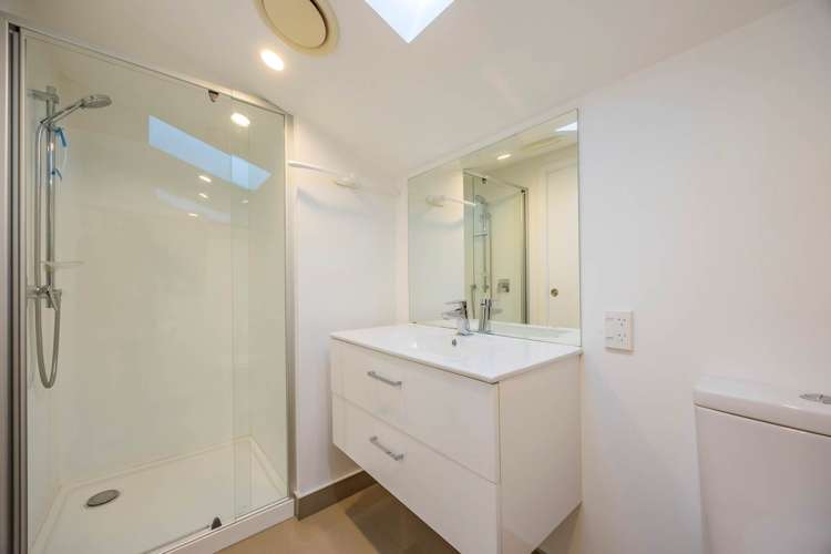 15/15 Chivalry Road Glenfield_6