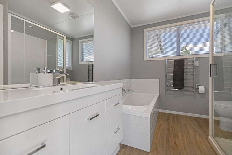 499 Grahams Beach Road Awhitu_13