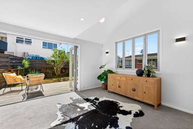 2/10 Windsor Place_3