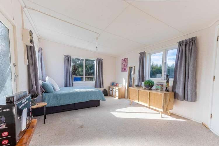 2a Riverbank Road_15