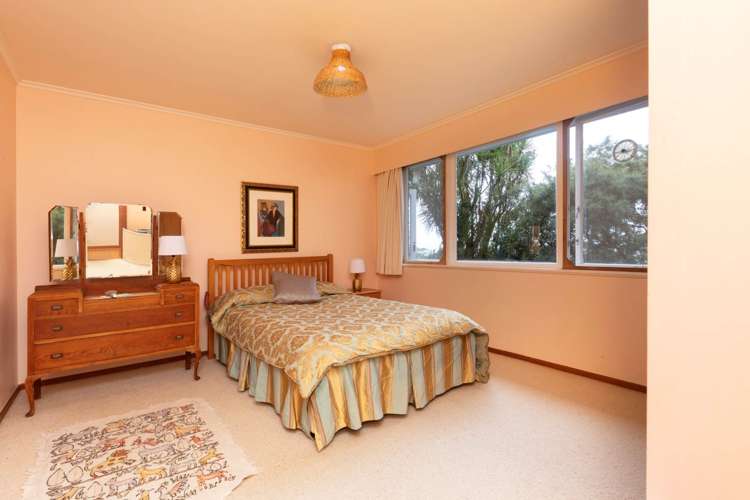 320 Forest Hill Road Waiatarua_13
