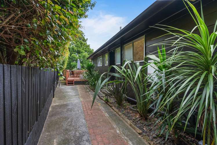 47 Waitakere Road Waitakere_16