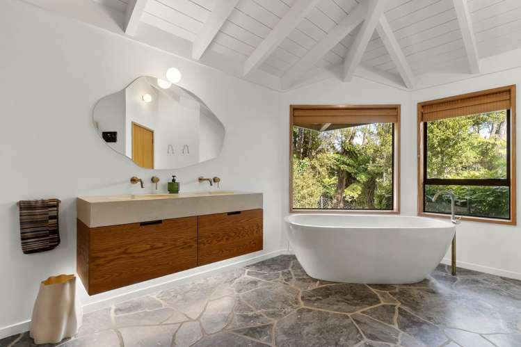 7 Happeace Lane Titirangi_25