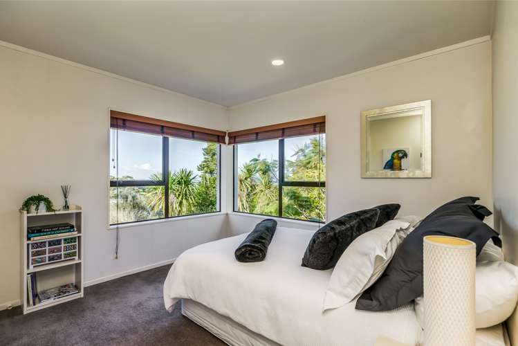 2 Saran Place Hillsborough_13