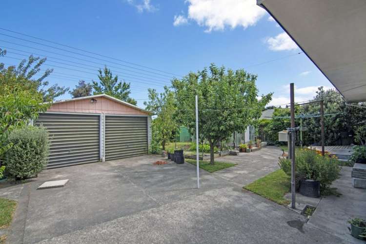 12 Neale Avenue Stoke_14