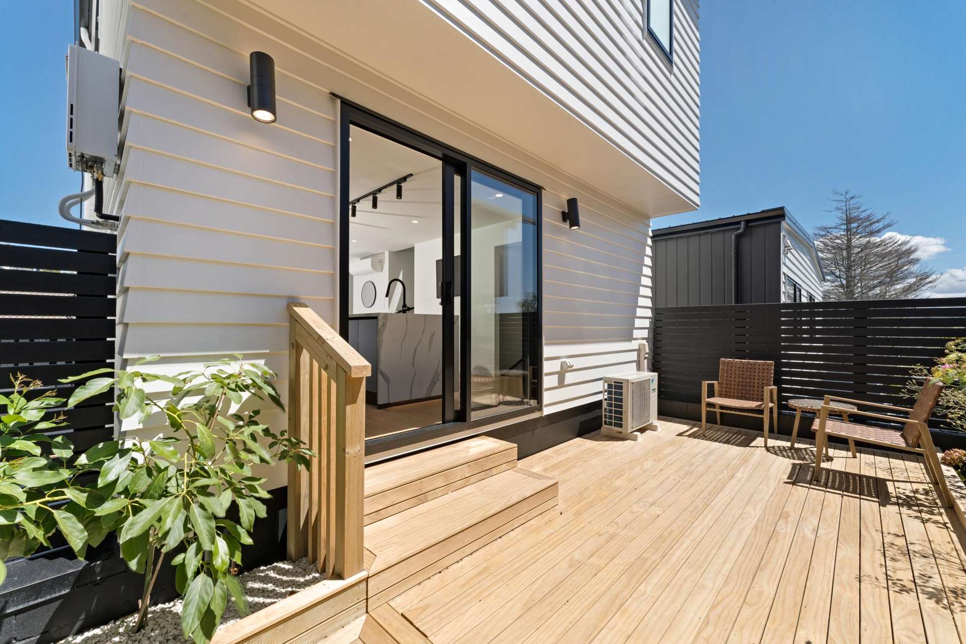 2/42 Velma Road Hillcrest_0