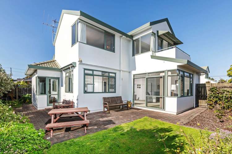 2/2 Stratford Avenue Milford_15