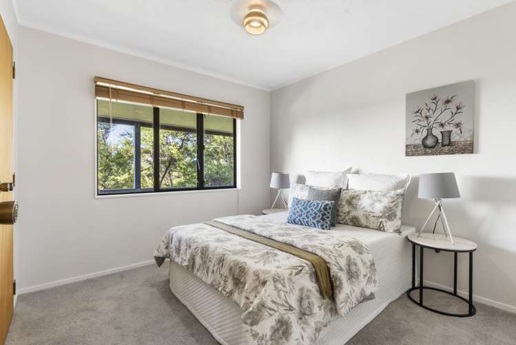 17 Sunnylaw Place Glen Eden_13