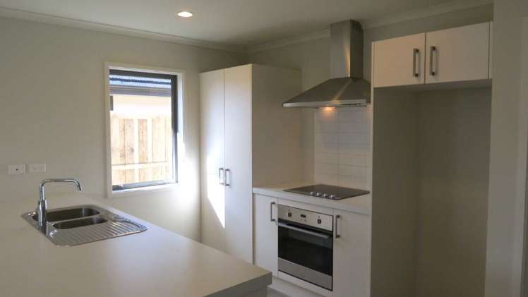 39 Farnborough Way Rolleston_8