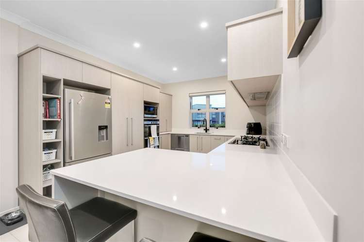 42 Matairangi Avenue Totara Heights_11